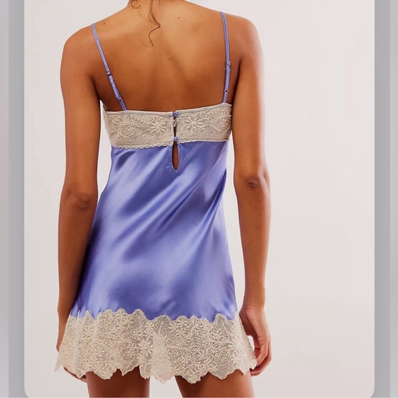 Free people Intimately Turning Heads Mini Slip NWT in periwinkle - Picture 8 of 9
